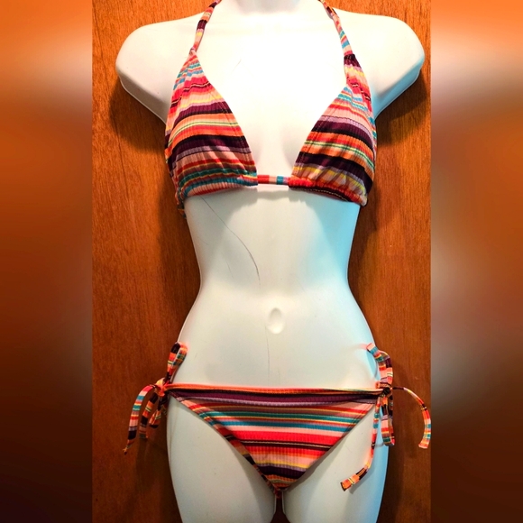 Newport News Other - Newport News knit string bikini new no tags szM
